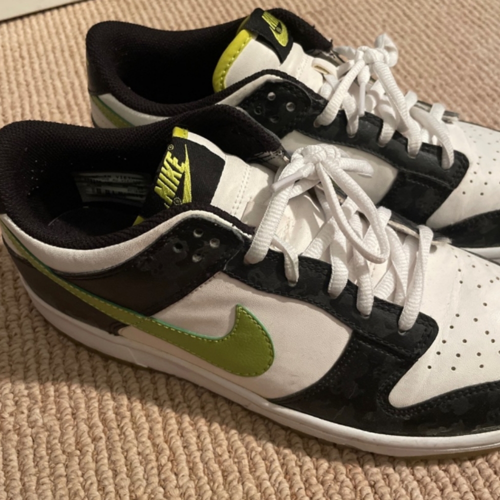 Nike Dunk Lows   Glow in the dark halloweens